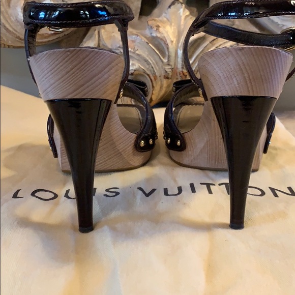 Gorgeous LV Paris limited edition monogram heels - Picture 3 of 6